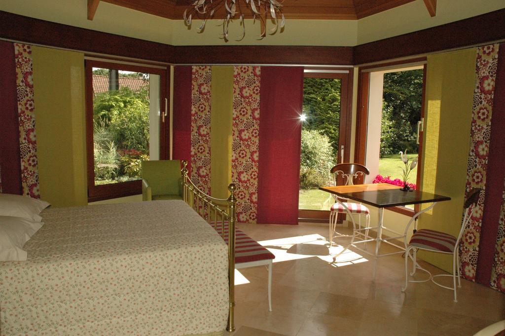 La Coulonniere Bed & Breakfast Wismes Exterior photo